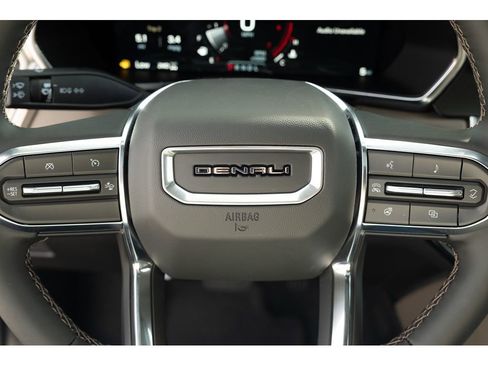 New 2026 GMC Canyon Denali image 18