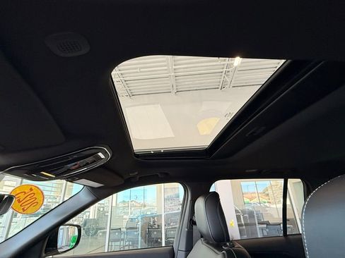 Used 2025 Jeep Grand Cherokee Altitude image 36