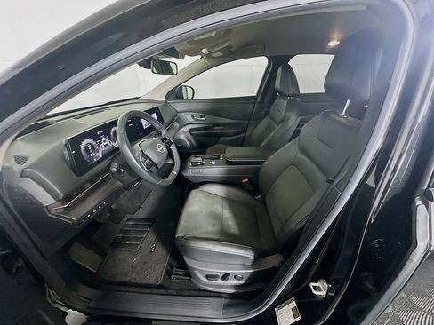 Used 2023 Nissan Ariya FWD image 13