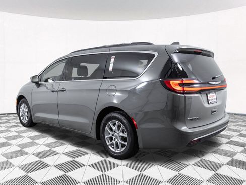 Used 2022 Chrysler Pacifica Touring-L FWD image 15