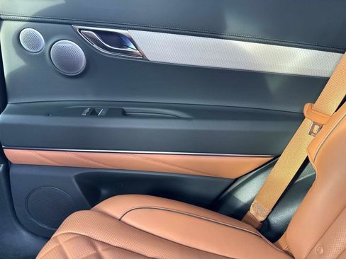 Used 2025 Genesis GV80 3.5T Prestige image 15