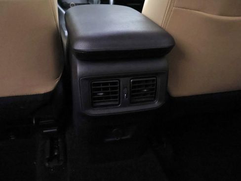 Used 2022 Toyota RAV4 LE AWD/4WD image 42