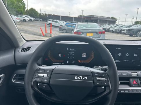 Used 2026 Kia K4 FWD image 29