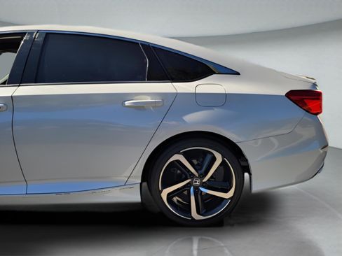 Used 2020 Honda Accord Sport image 35
