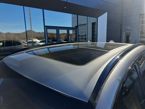 Used 2024 BMW X5 M60i w/ Executive Package image 13