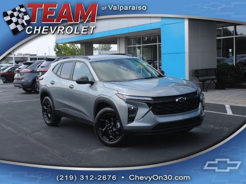 New 2026 Chevrolet Trax LT w/ Driver Confidence Package FWD image 1