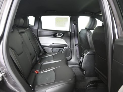 Used 2023 Jeep Compass Limited AWD/4WD image 15