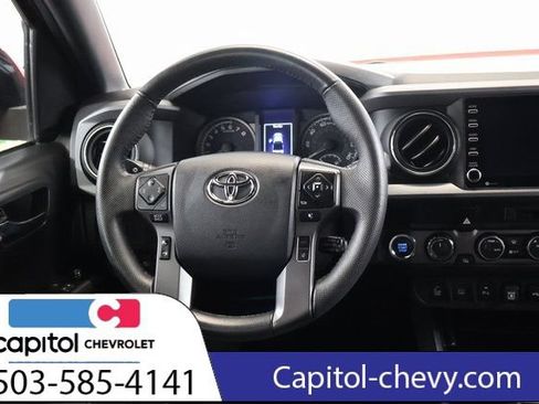 Used 2023 Toyota Tacoma TRD Off-Road w/ Technology Package AWD/4WD image 17