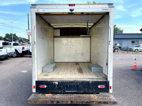 Used 2019 Chevrolet Express 3500 w/ Power Convenience Package image 11