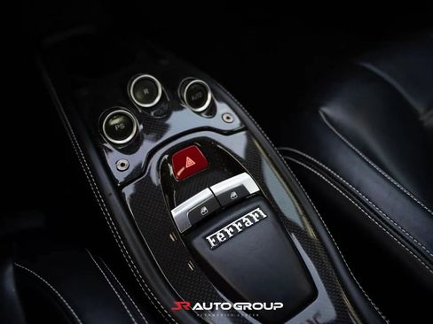 Used 2015 Ferrari 458 Italia Coupe RWD image 31