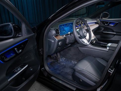 Used 2025 Mercedes-Benz C 300 Sedan image 12
