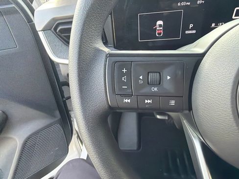 Used 2025 Nissan Kicks SV AWD/4WD image 18