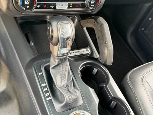 Used 2025 Ford Bronco Badlands AWD/4WD image 19