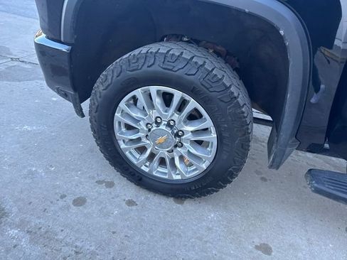 Used 2023 Chevrolet Silverado 3500 High Country w/ Z71 Off-Road Package image 31