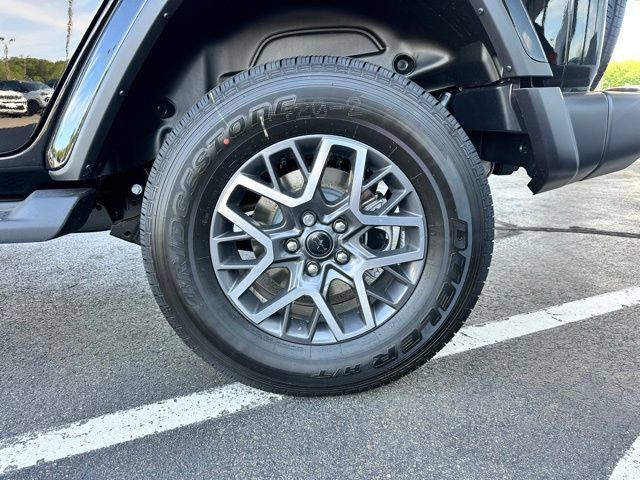 New 2025 Jeep Wrangler Unlimited Sahara AWD/4WD image 33