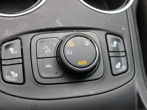 Used 2024 GMC Terrain SLT image 29