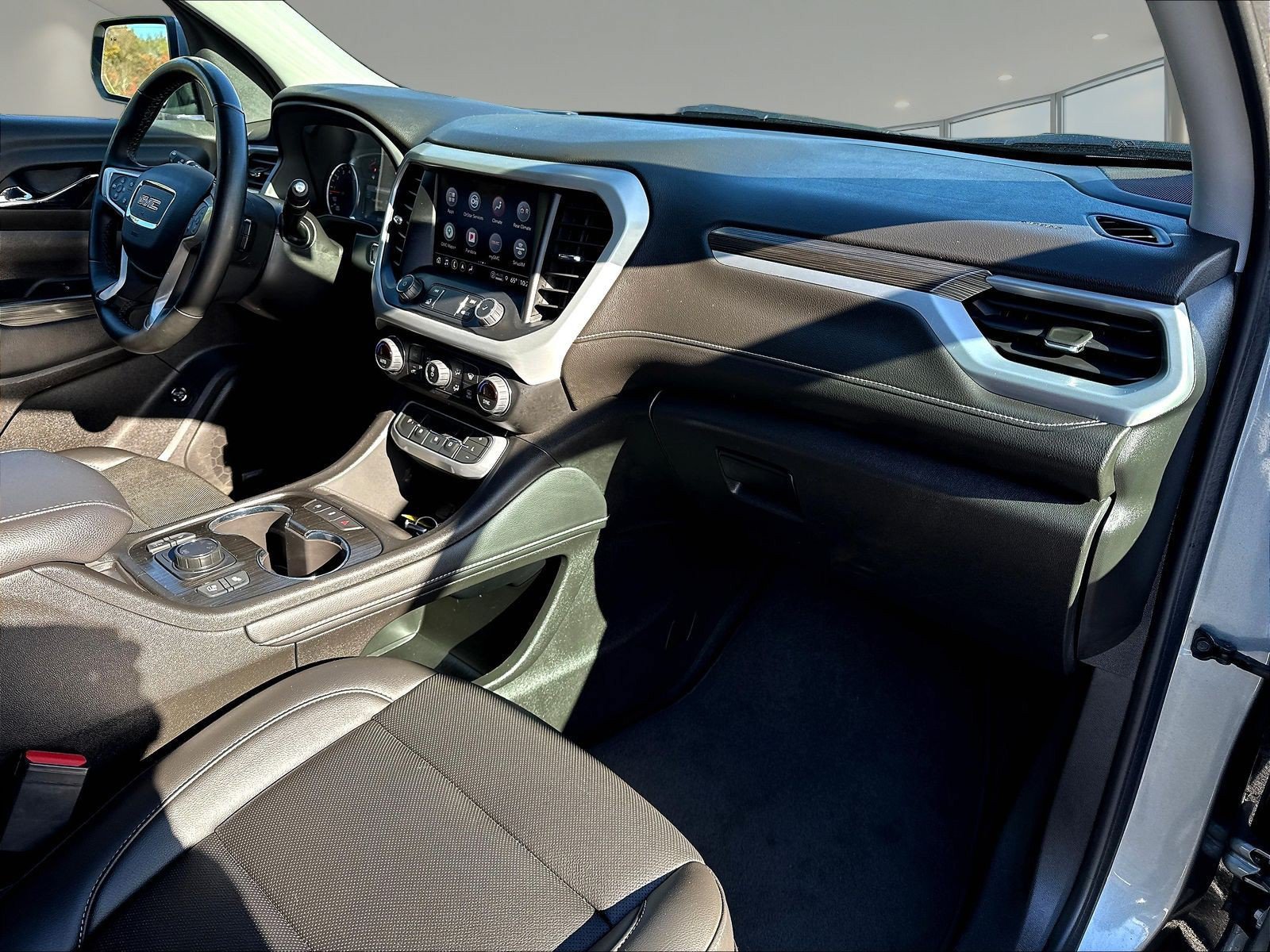 Used 2023 GMC Acadia SLT w/ Preferred Package AWD/4WD image 29