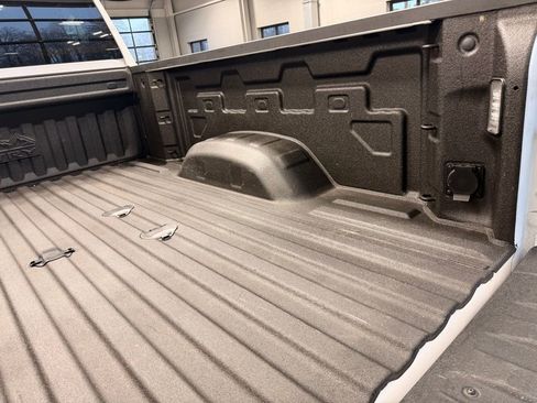 Used 2023 Chevrolet Silverado 3500 High Country image 10