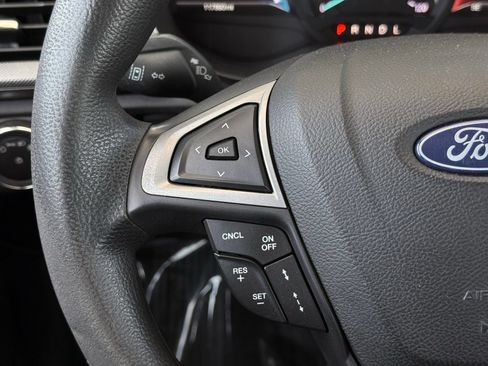 Used 2019 Ford Fusion SE FWD image 25