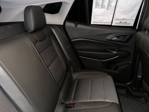 Used 2025 Chevrolet Trax LT image 35