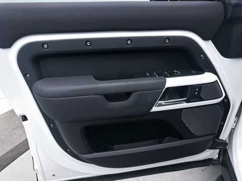 Used 2023 Land Rover Defender 110 S image 17