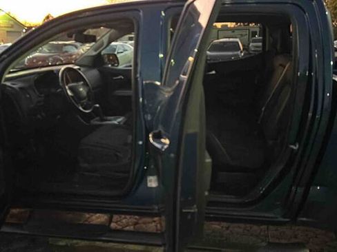 Used 2020 Chevrolet Colorado LT w/ LT Convenience Package image 13