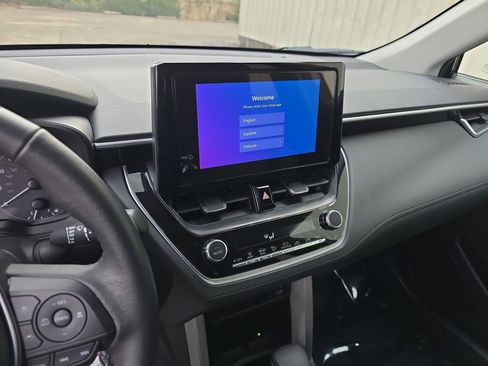 Used 2024 Toyota Corolla Cross LE image 25