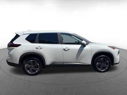 Used 2025 Nissan Rogue SV FWD image 16