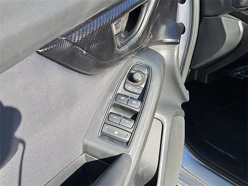 Used 2018 Subaru Crosstrek 2.0i Premium w/ Eyesight System image 17