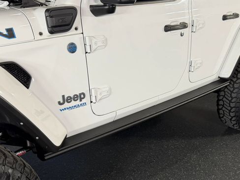 Used 2021 Jeep Wrangler Unlimited Rubicon 4xe w/ Steel Bumper Group image 8