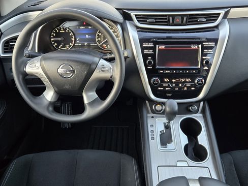 Used 2015 Nissan Murano S image 9