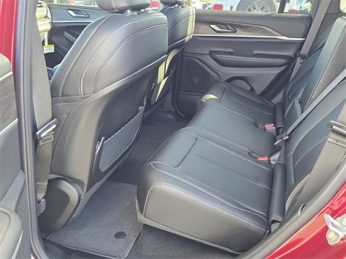 New 2025 Jeep Grand Cherokee Limited image 5