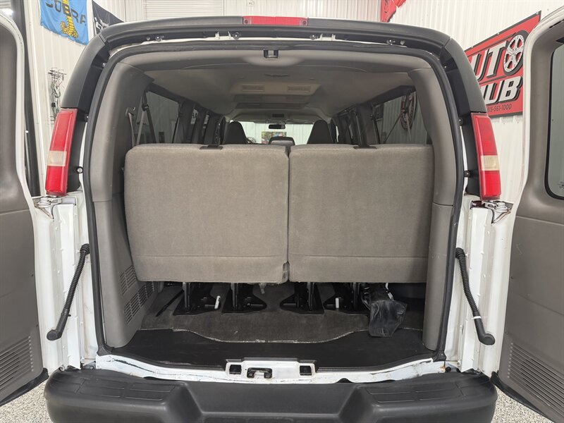 Used 2017 Chevrolet Express 3500 LT w/ LT Preferred Equipment Group RWD image 15