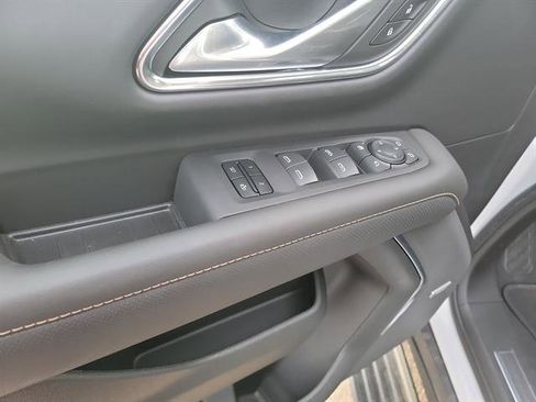 Used 2023 GMC Yukon AT4 AWD/4WD image 13