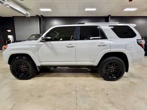 Used 2016 Toyota 4Runner Trail Premium image 12
