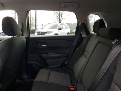 Used 2025 Nissan Rogue SV image 10