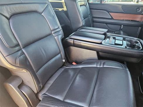 Used 2019 Lincoln Navigator L Reserve image 22