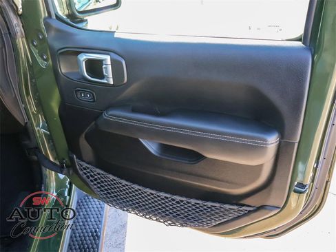 Used 2022 Jeep Wrangler Unlimited Sahara image 20