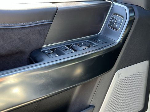 New 2026 Ford F250 Platinum w/ Tremor Off-Road Package image 15