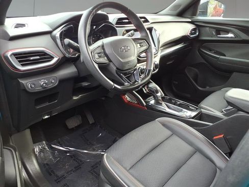 Used 2022 Chevrolet TrailBlazer RS w/ Technology Package image 11