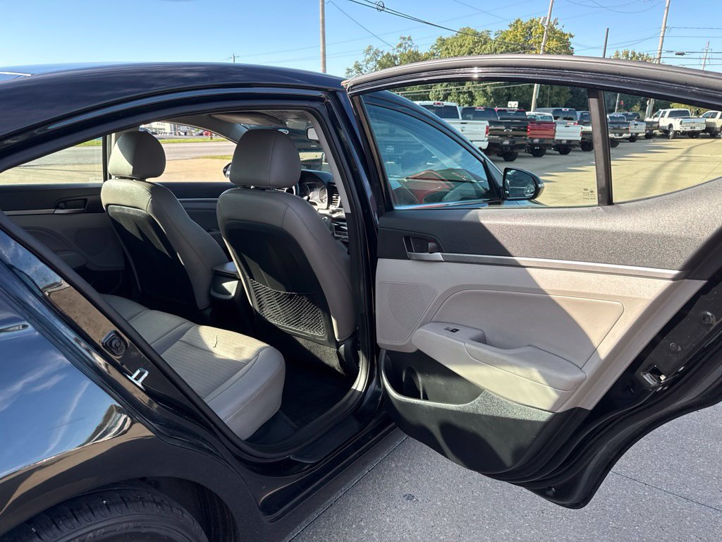 Used 2017 Hyundai Elantra Limited FWD image 43