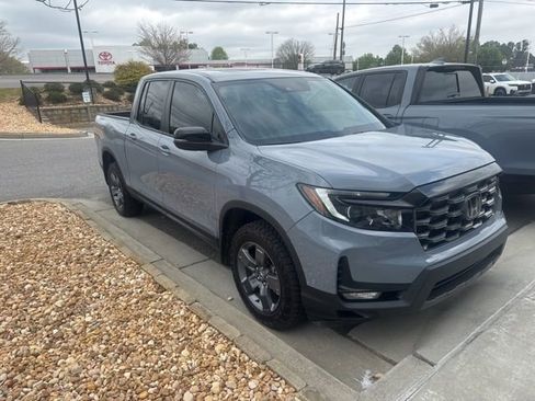 Used 2024 Honda Ridgeline TrailSport image 3