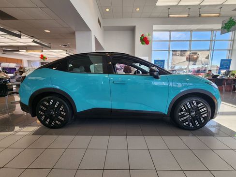 New 2026 Nissan Leaf Platinum+ w/ Cargo Package (Platinum+) image 2