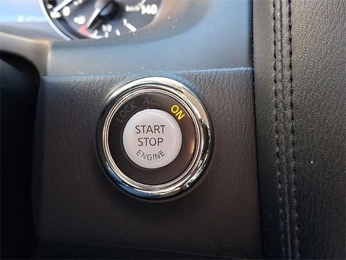 Used 2021 Nissan Armada SV image 26