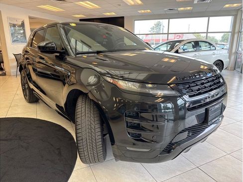 Used 2024 Land Rover Range Rover Evoque Dynamic SE image 3