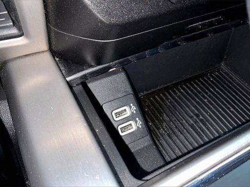 Used 2018 Ford F150 Platinum w/ Equipment Group 701A Luxury image 18