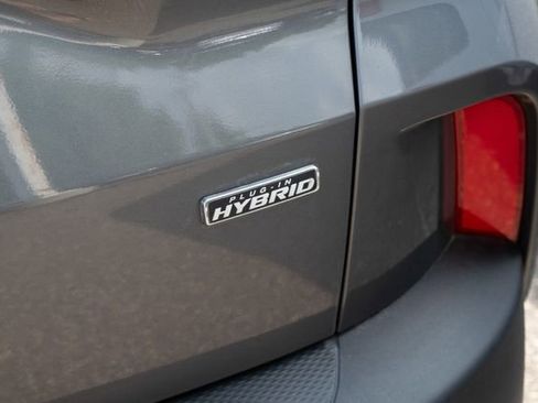 Used 2022 Ford Escape Titanium w/ Class II Trailer Tow Package image 10