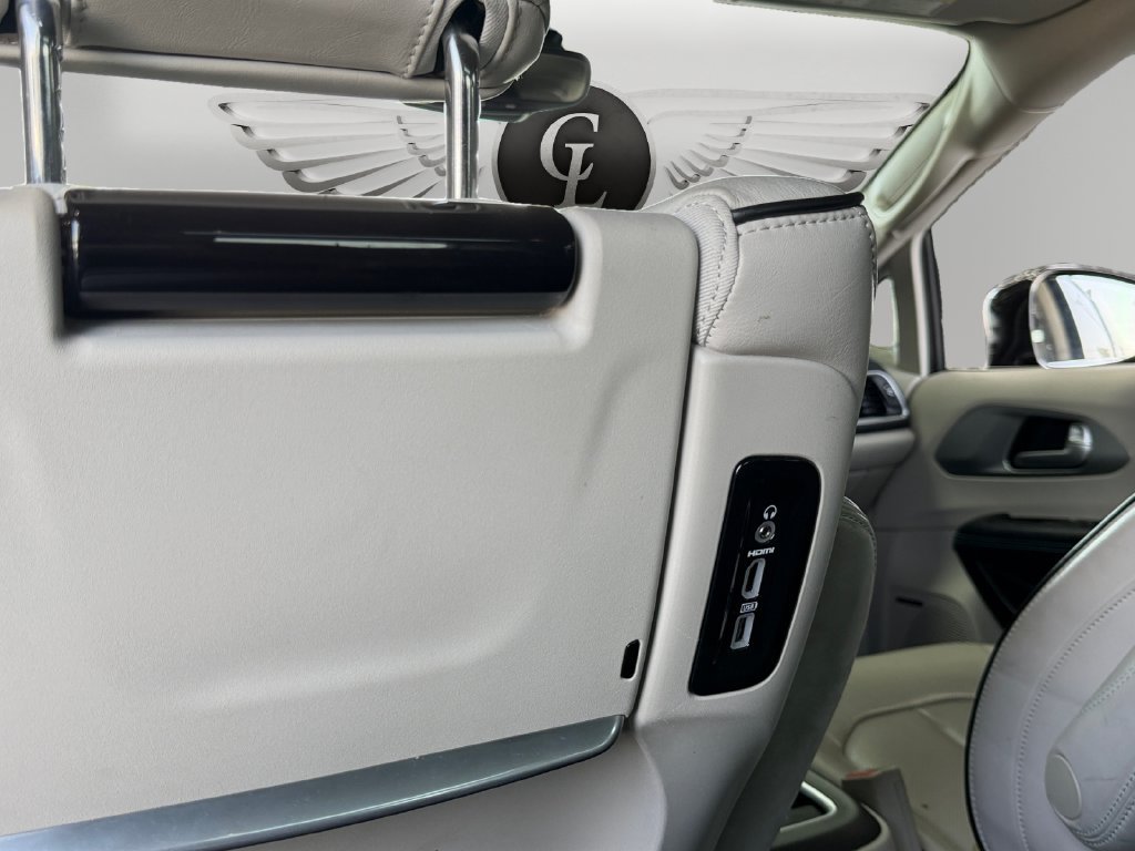 Used 2018 Chrysler Pacifica Limited w/ Advanced Safetytec Group FWD image 23