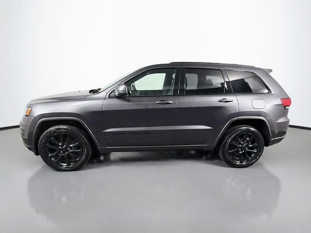Used 2021 Jeep Grand Cherokee Laredo X AWD/4WD image 4