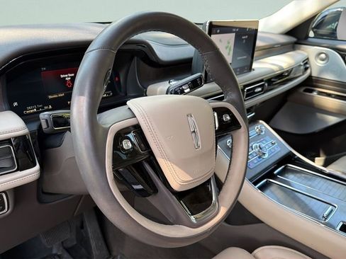 Used 2023 Lincoln Aviator Reserve w/ Equipment Group 201A image 9